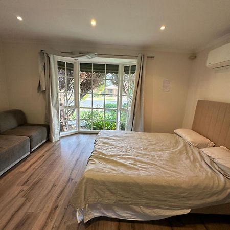 Westmelb Comfy Rooms Tarneit Exterior photo